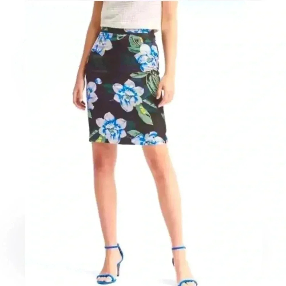 Banana Republic Tropical Resort Black Blue Watercolor Floral Pencil Skirt Size 8 - Picture 4 of 4